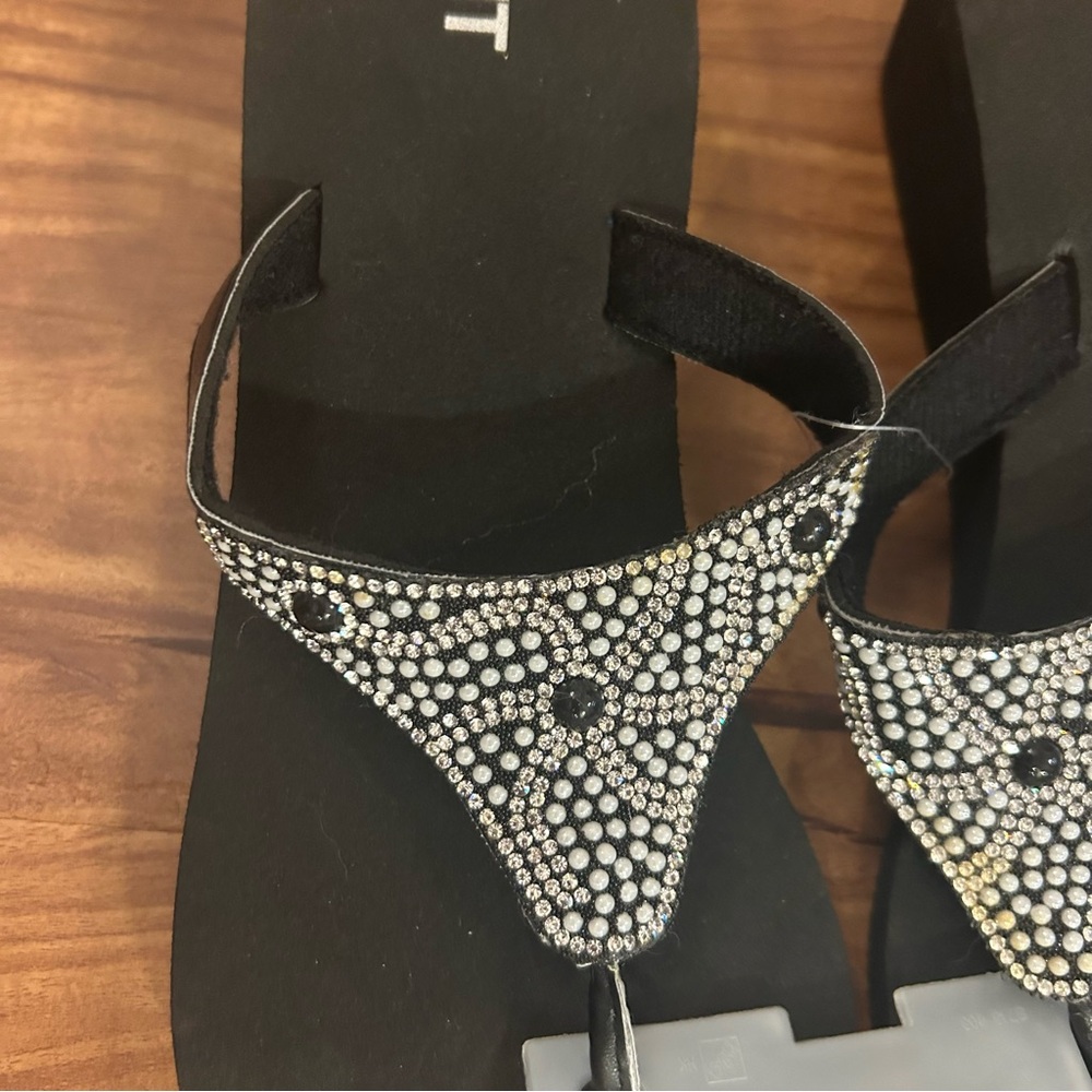 NWT Mixit diamonds and Pearls Black and Silver Women's Sandals Flip Flops - Picture 2 of 10